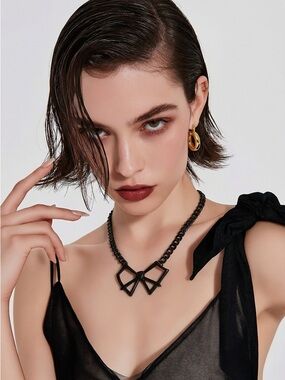 Dominique Cohen Black Bow Chain Necklace w Oversized Matte Pendant